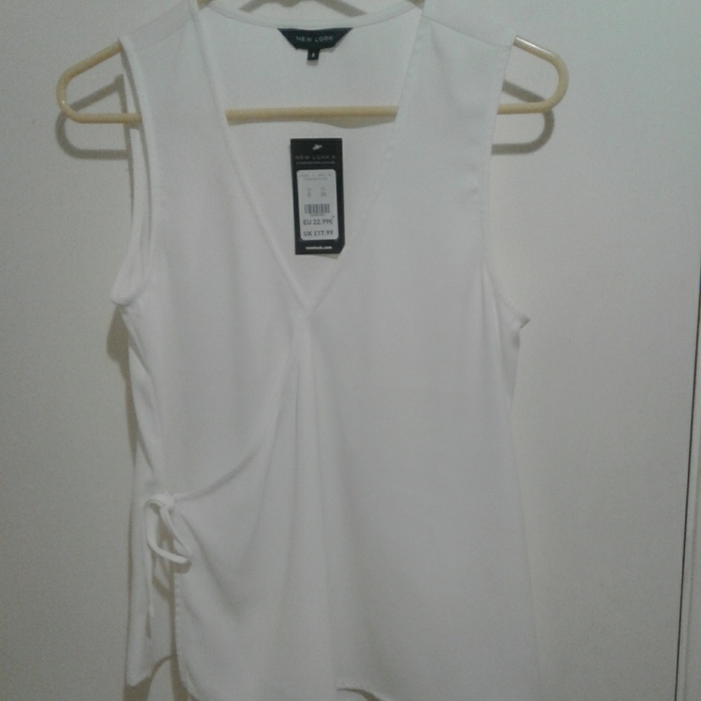 🌺 NWT New Look Cream Colored Dress Blouce/Top